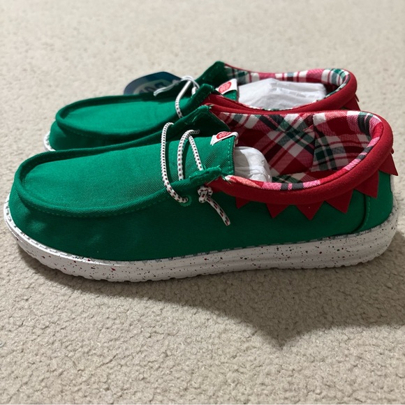 Hey Dude Wally Y Holiday Elf Youth Size 6 Christmas Green Slip On Shoes Loafers - Picture 1 of 9